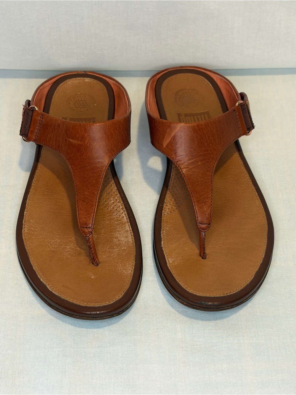 Fitflop Women's Brown Leather T-strap Sandals 7M